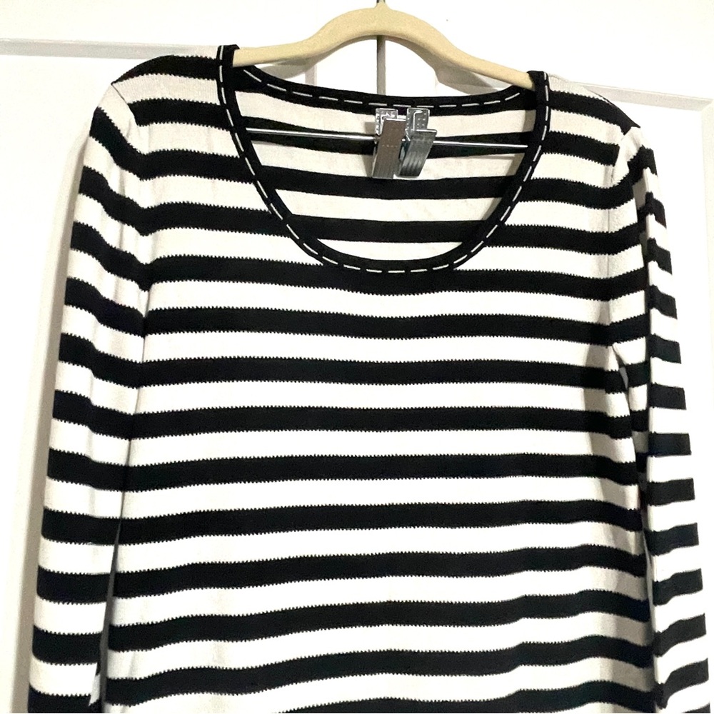 White & Black Boxy Knit Top Round Collar Faux Stitch Detail M/L Stretch - Picture 7 of 9